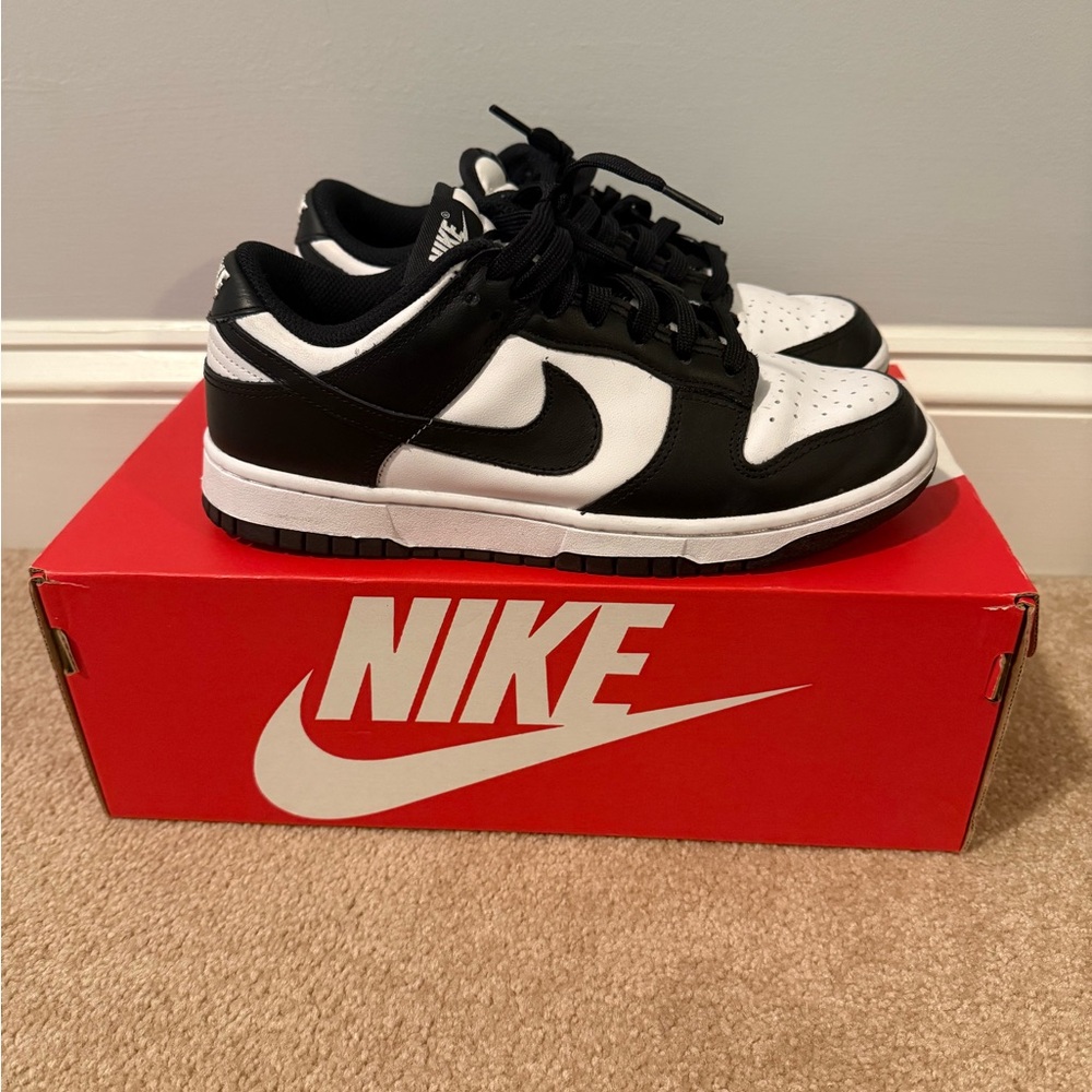 Nike Women's Dunk Low Size 7.5 DD1503 101
